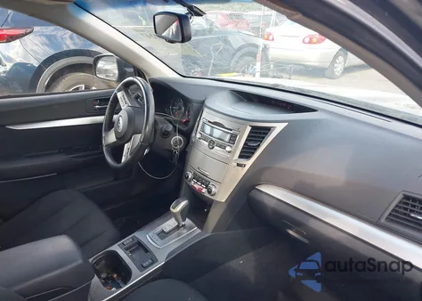 2010 Subaru Legacy 2.5I Premium z USA, uszkodzony, nr VIN 4S3BMBG60A3239194